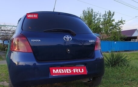 Toyota Yaris III рестайлинг, 2006 год, 760 000 рублей, 2 фотография