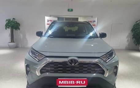 Toyota RAV4, 2019 год, 2 750 000 рублей, 3 фотография
