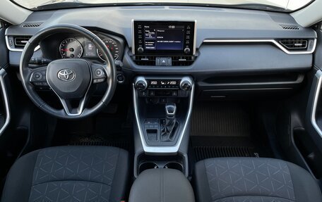 Toyota RAV4, 2021 год, 4 150 000 рублей, 8 фотография