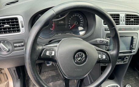 Volkswagen Polo VI (EU Market), 2016 год, 1 300 000 рублей, 10 фотография