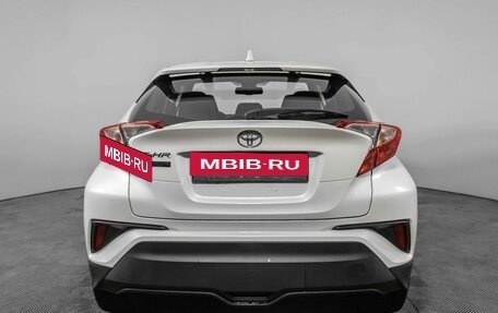 Toyota C-HR I рестайлинг, 2018 год, 2 310 000 рублей, 1 фотография
