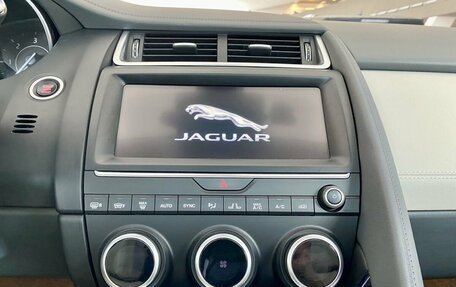 Jaguar E-Pace, 2019 год, 3 689 000 рублей, 15 фотография