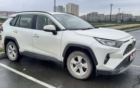 Toyota RAV4, 2019 год, 3 050 000 рублей, 13 фотография