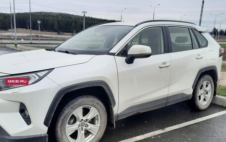 Toyota RAV4, 2019 год, 3 050 000 рублей, 15 фотография
