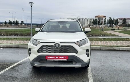 Toyota RAV4, 2019 год, 3 050 000 рублей, 14 фотография
