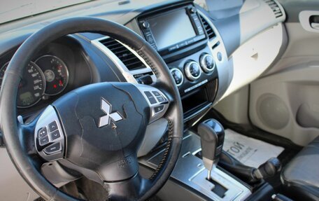 Mitsubishi Pajero Sport II рестайлинг, 2013 год, 1 495 000 рублей, 12 фотография