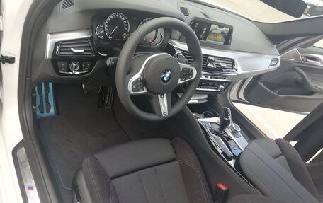 BMW 5 серия, 2019 год, 2 700 000 рублей, 5 фотография