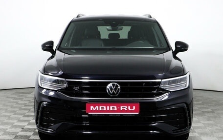 Volkswagen Tiguan II, 2021 год, 3 045 000 рублей, 2 фотография