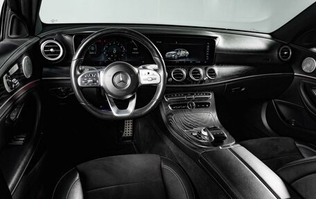 Mercedes-Benz E-Класс, 2019 год, 4 799 000 рублей, 8 фотография