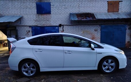 Toyota Prius, 2013 год, 1 645 000 рублей, 9 фотография