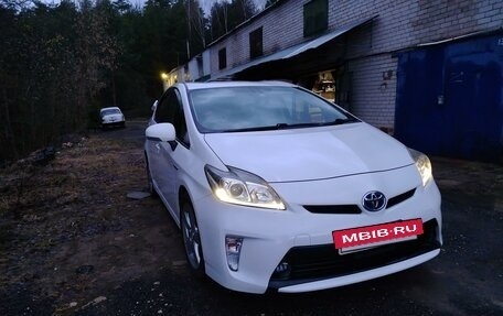 Toyota Prius, 2013 год, 1 645 000 рублей, 7 фотография