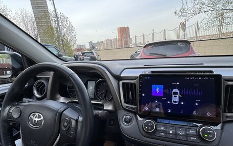 Toyota RAV4, 2018 год, 2 350 000 рублей, 10 фотография