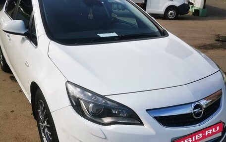Opel Astra J, 2011 год, 830 000 рублей, 2 фотография