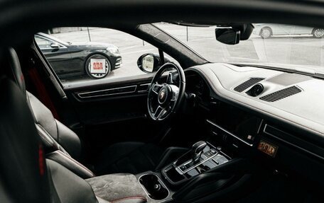Porsche Cayenne III, 2022 год, 18 500 000 рублей, 11 фотография