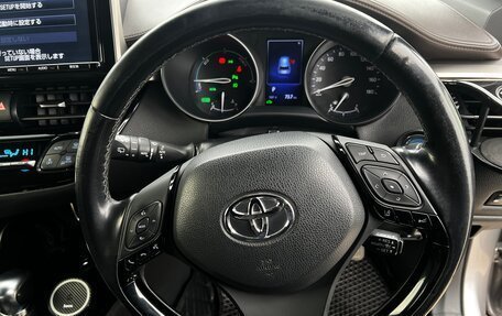 Toyota C-HR I рестайлинг, 2018 год, 2 100 000 рублей, 26 фотография