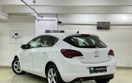 Opel Astra J, 2011 год, 780 000 рублей, 4 фотография