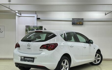 Opel Astra J, 2011 год, 780 000 рублей, 6 фотография