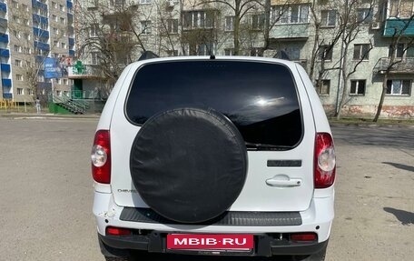 Chevrolet Niva I рестайлинг, 2018 год, 800 000 рублей, 5 фотография
