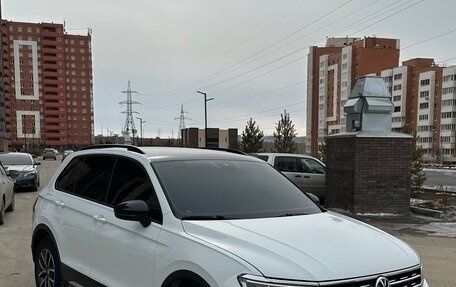 Volkswagen Tiguan II, 2019 год, 2 620 000 рублей, 2 фотография