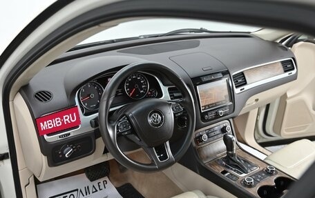 Volkswagen Touareg III, 2011 год, 1 899 000 рублей, 11 фотография