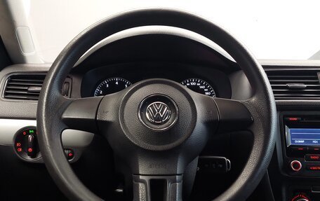 Volkswagen Jetta VI, 2011 год, 940 000 рублей, 9 фотография