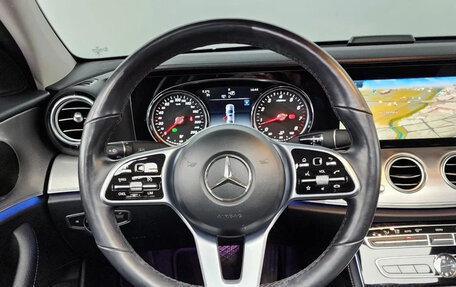 Mercedes-Benz E-Класс, 2019 год, 3 450 000 рублей, 7 фотография