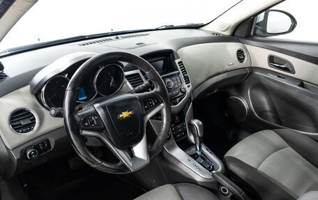 Chevrolet Cruze II, 2010 год, 629 789 рублей, 11 фотография