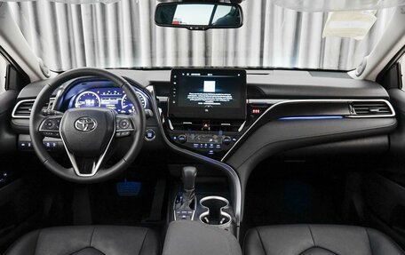 Toyota Camry, 2023 год, 4 875 000 рублей, 6 фотография