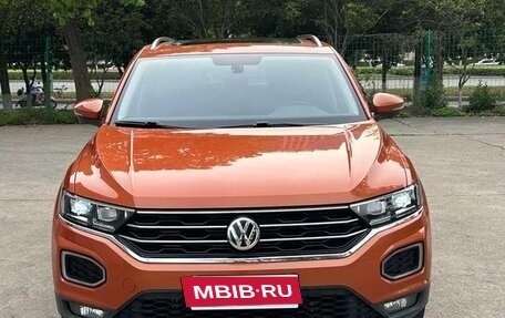 Volkswagen T-Roc I, 2020 год, 1 925 000 рублей, 2 фотография