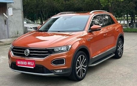 Volkswagen T-Roc I, 2020 год, 1 925 000 рублей, 3 фотография