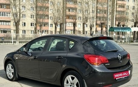 Opel Astra J, 2011 год, 860 000 рублей, 8 фотография