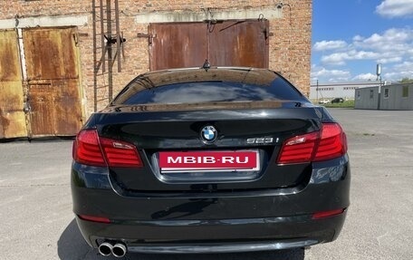 BMW 5 серия, 2010 год, 1 900 000 рублей, 8 фотография