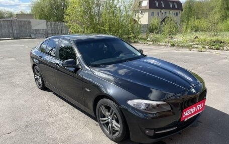 BMW 5 серия, 2010 год, 1 900 000 рублей, 13 фотография