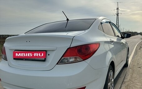 Hyundai Solaris II рестайлинг, 2013 год, 1 050 000 рублей, 4 фотография