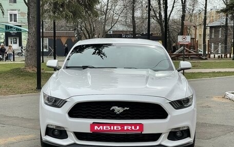 Ford Mustang VI рестайлинг, 2017 год, 2 990 000 рублей, 3 фотография