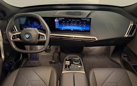 BMW iX, 2022 год, 8 000 000 рублей, 8 фотография