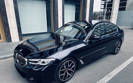BMW 5 серия, 2022 год, 6 410 000 рублей, 2 фотография