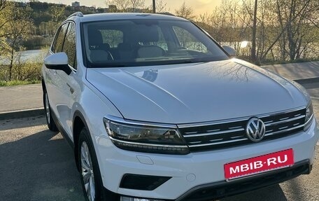 Volkswagen Tiguan II, 2017 год, 3 550 000 рублей, 3 фотография
