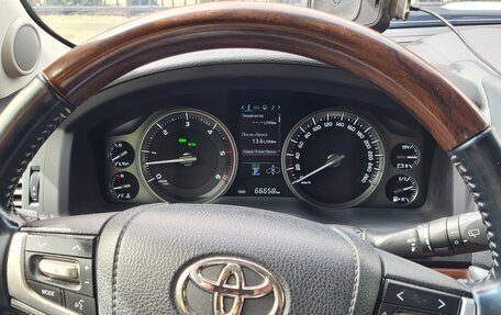 Toyota Land Cruiser 200, 2019 год, 9 477 000 рублей, 8 фотография