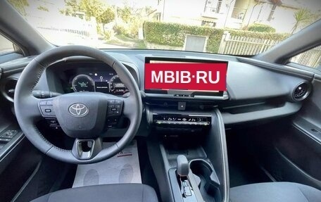 Toyota C-HR, 2024 год, 4 950 000 рублей, 8 фотография