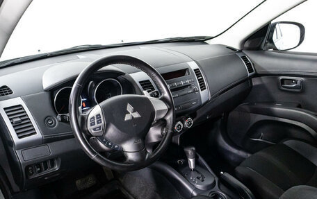 Mitsubishi Outlander III рестайлинг 3, 2010 год, 1 340 000 рублей, 11 фотография