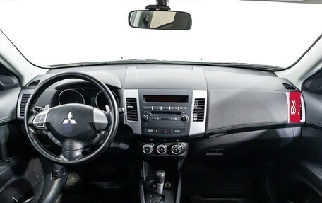 Mitsubishi Outlander III рестайлинг 3, 2010 год, 1 340 000 рублей, 13 фотография