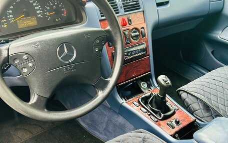 Mercedes-Benz E-Класс, 2000 год, 14 фотография