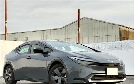 Toyota Prius IV XW50, 2023 год, 2 820 000 рублей, 2 фотография
