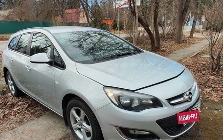 Opel Astra J, 2013 год, 1 200 000 рублей, 4 фотография