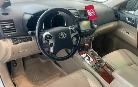 Toyota Highlander III, 2011 год, 2 293 000 рублей, 8 фотография