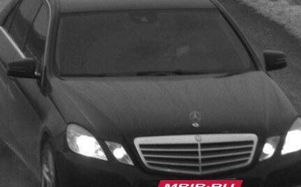 Mercedes-Benz E-Класс, 2010 год, 1 200 000 рублей, 3 фотография