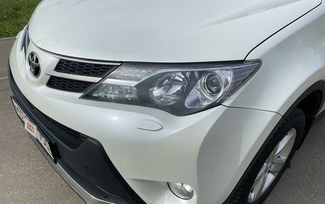 Toyota RAV4, 2013 год, 1 990 000 рублей, 2 фотография