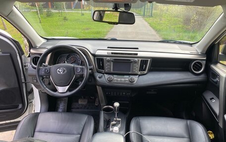 Toyota RAV4, 2013 год, 1 990 000 рублей, 23 фотография