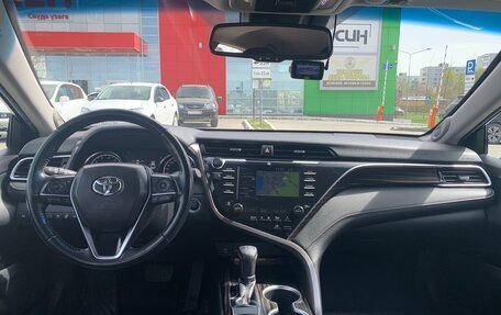 Toyota Camry, 2018 год, 3 200 000 рублей, 9 фотография